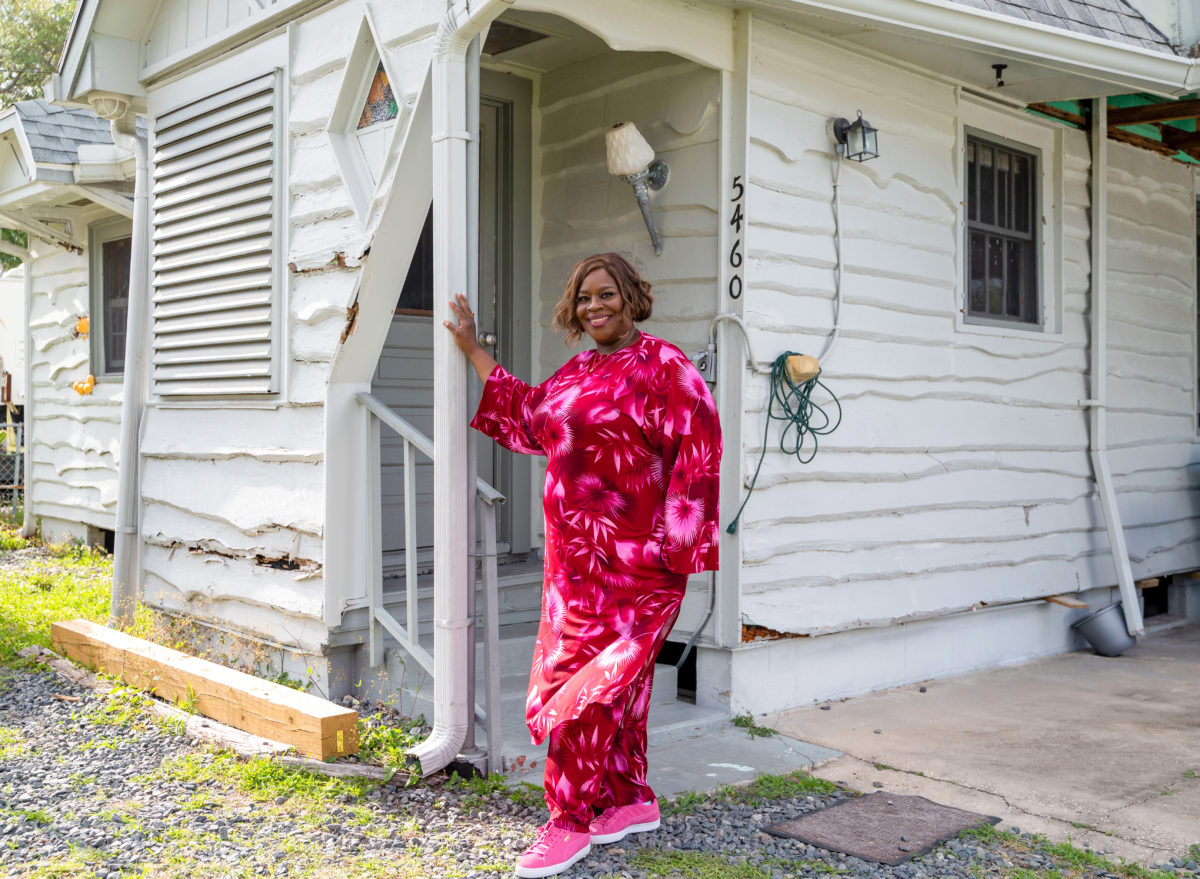 Photo of HGTV Orders New Six-Episode Season of ‘Ugliest House in America’ Starring Actress and Comedian Retta