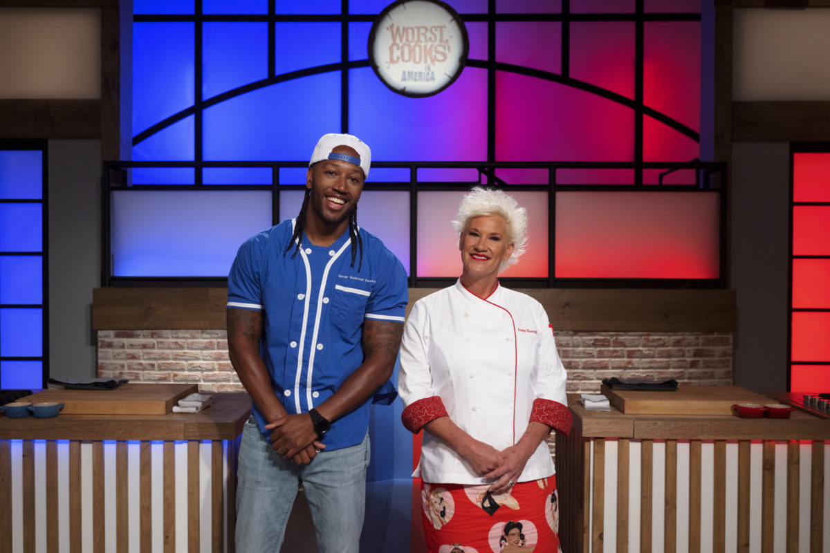 Photo of Anne Burrell and New Co-Host Darnell Ferguson Transform Cast of Social Media Stars from Cooking Disasters to Kitchen Masters in Worst Cooks in America: Viral Sensations￼